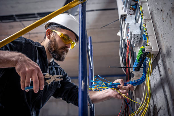 Best Electrical Contractors for Businesses  in Ridgewood, IL